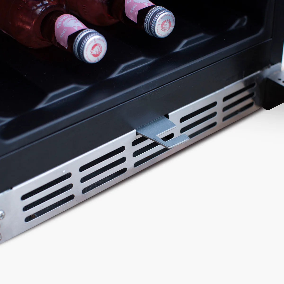 Outdoor Rated Single Zone Wine Cooler - 15" 3.2C - Summerset