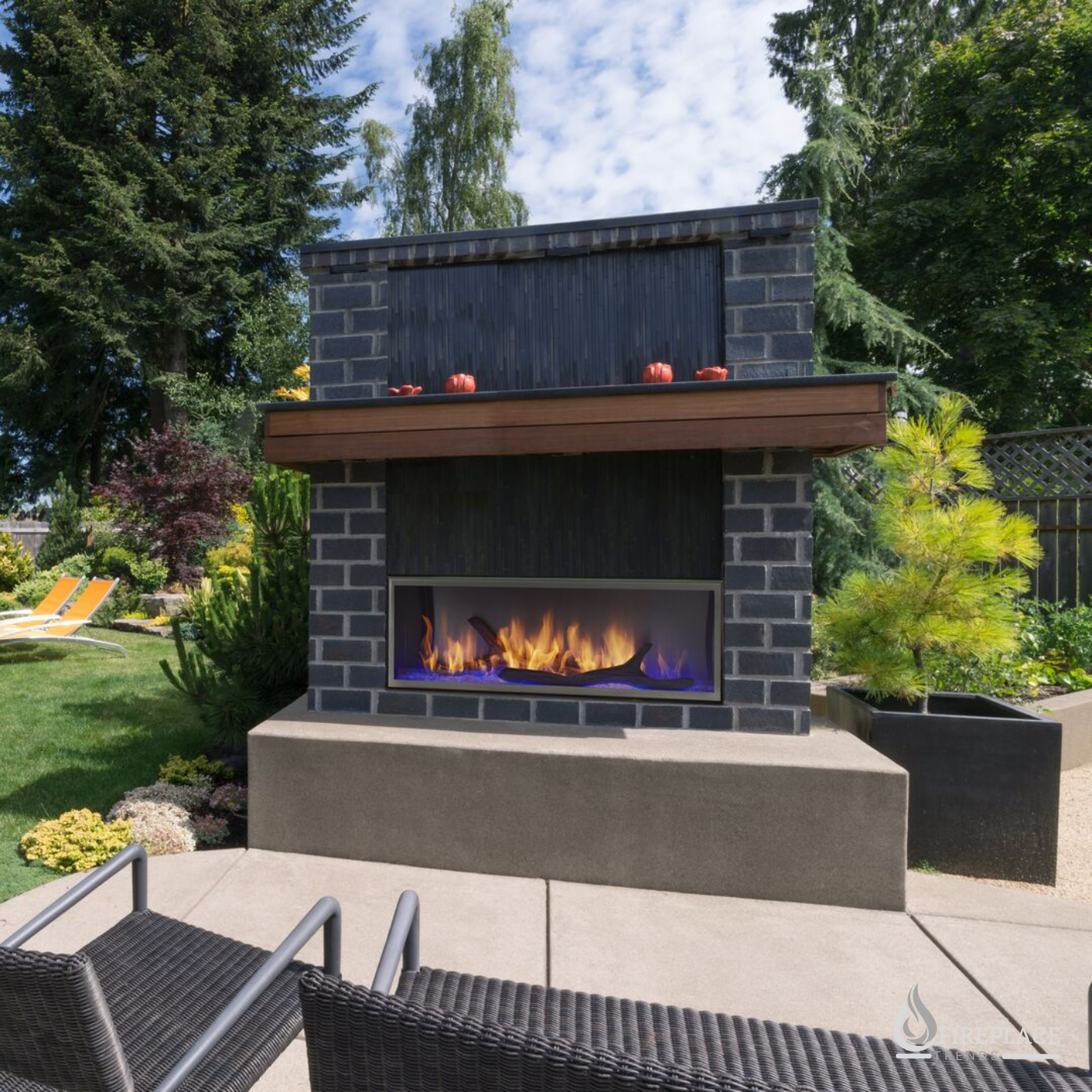 Majestic Lanai 48 Outdoor Gas Linear Fireplace with IntelliFire Ignition Single-sided