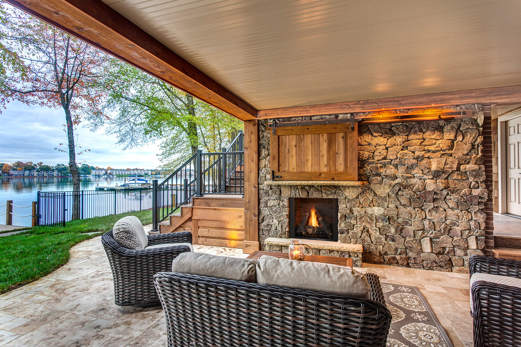 Majestic Courtyard 36 Outdoor Traditional Gas Fireplace with IntelliFire Ignition Single-Sided