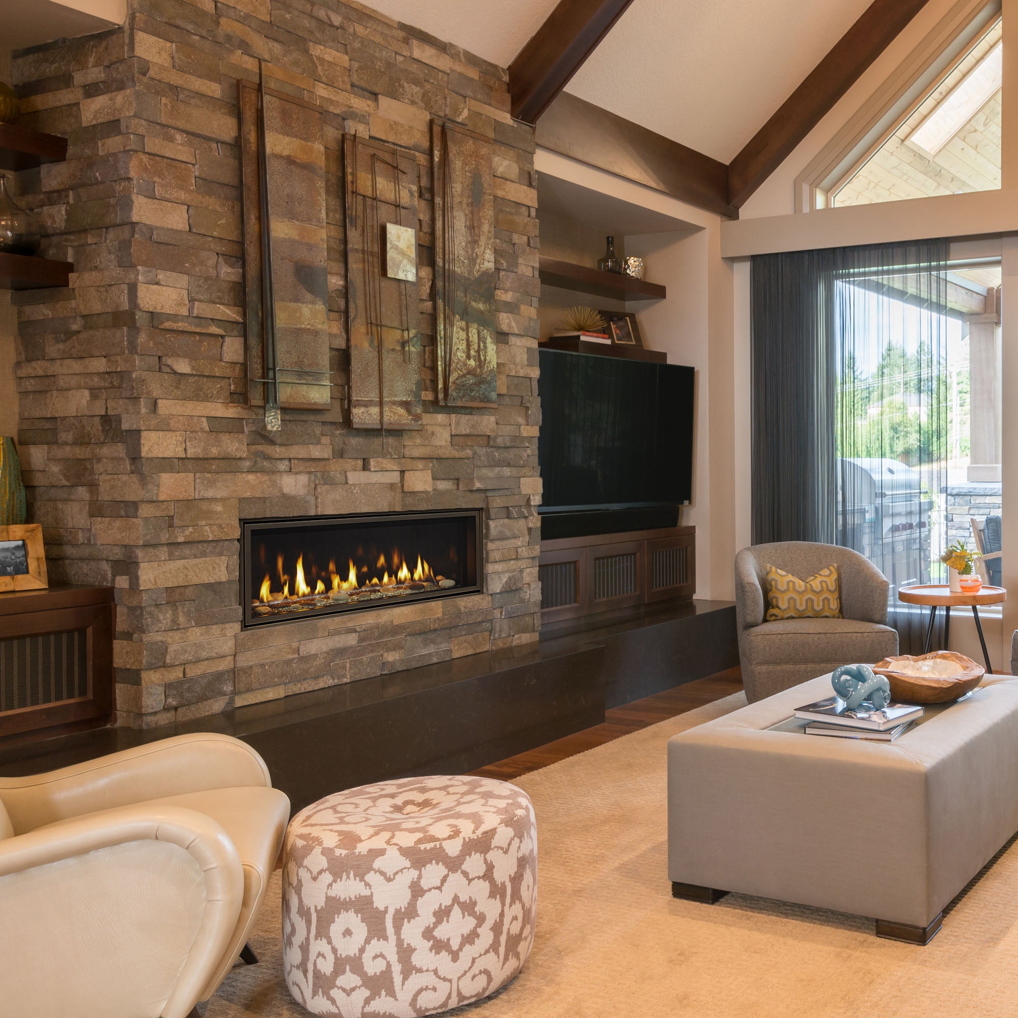 Majestic - Echelon II 36" - Direct Vent Linear Gas Fireplace with IntelliFire Touch Ignition System NG